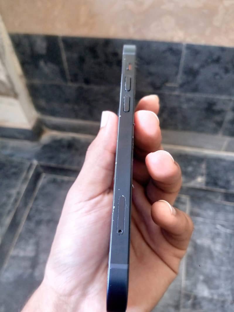 Apple iPhone 12 5