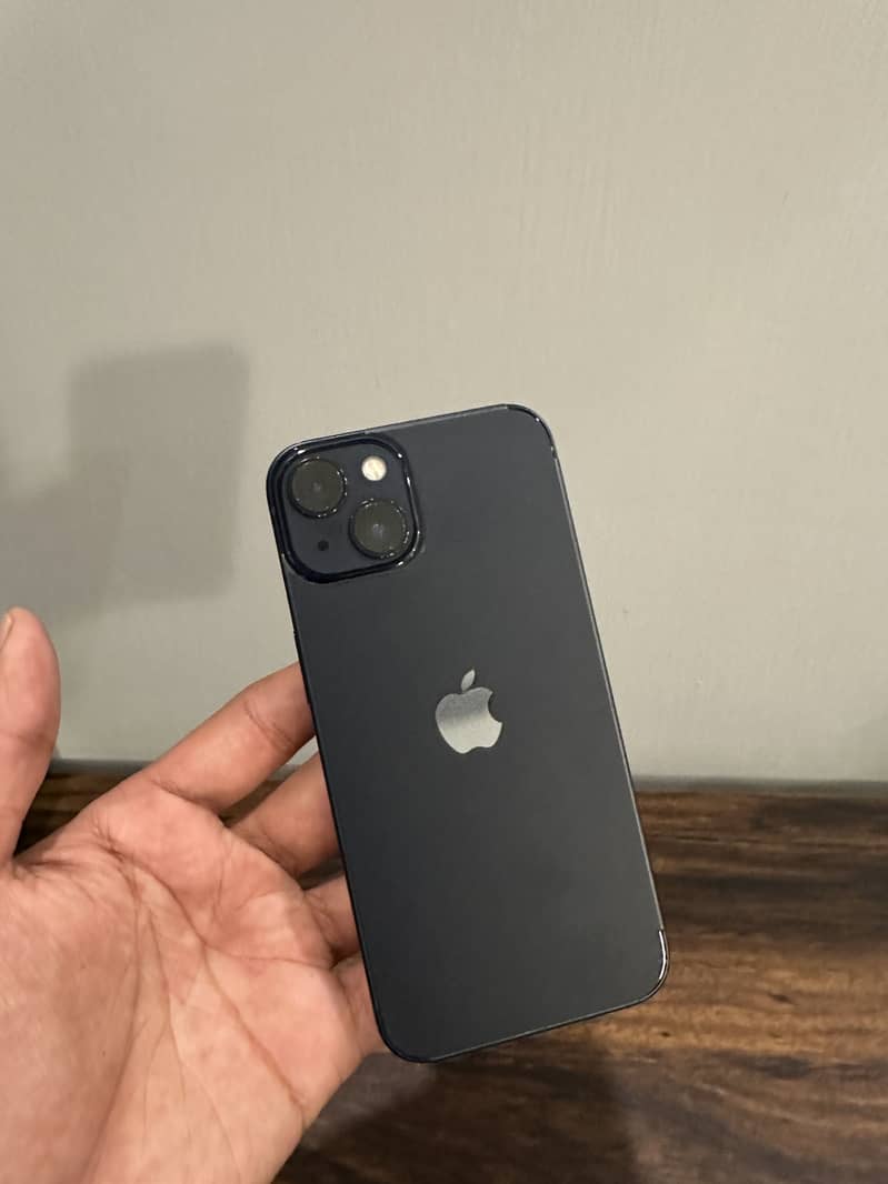 Apple iPhone 13 0