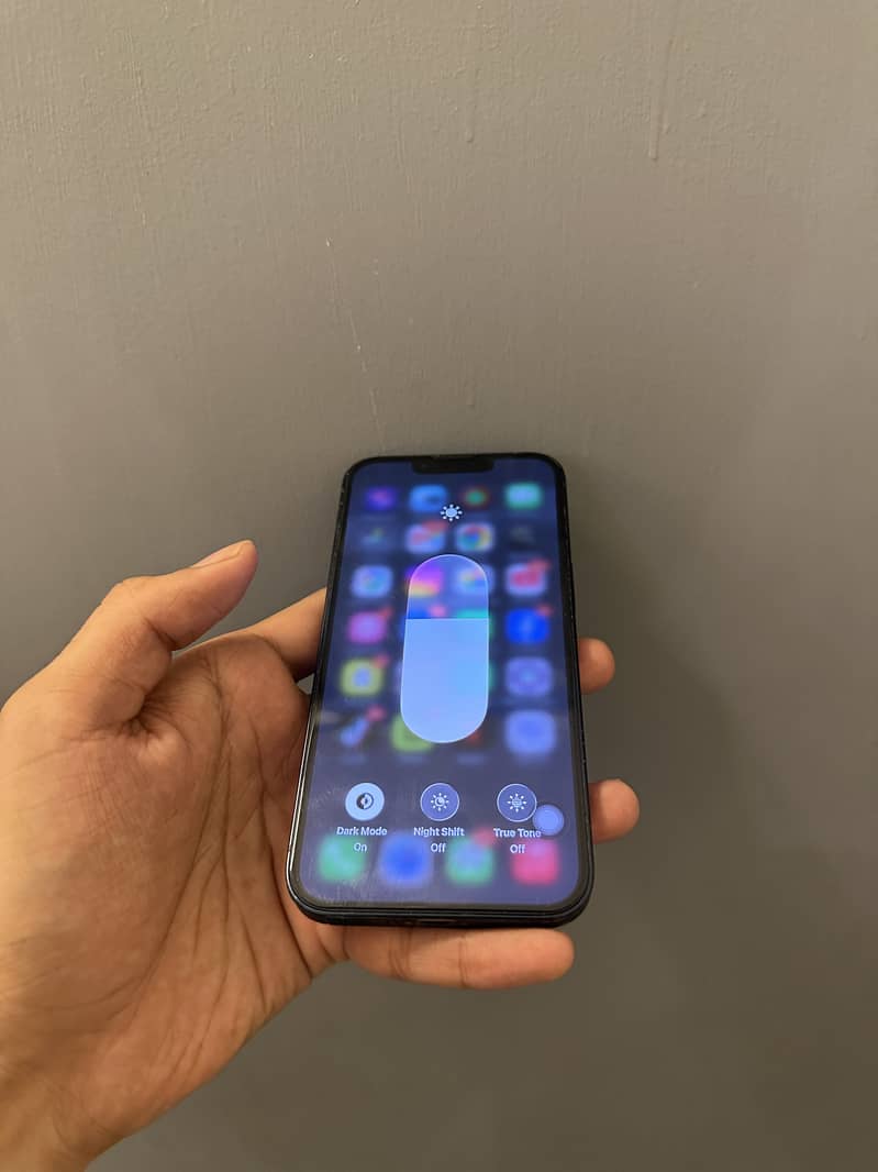 Apple iPhone 13 10