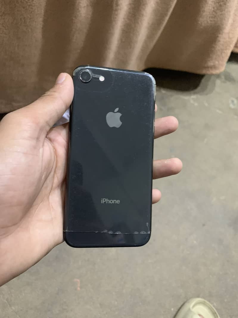Apple iPhone 8 3