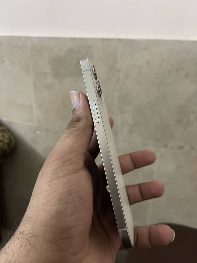 Iphone 12 pro max 3