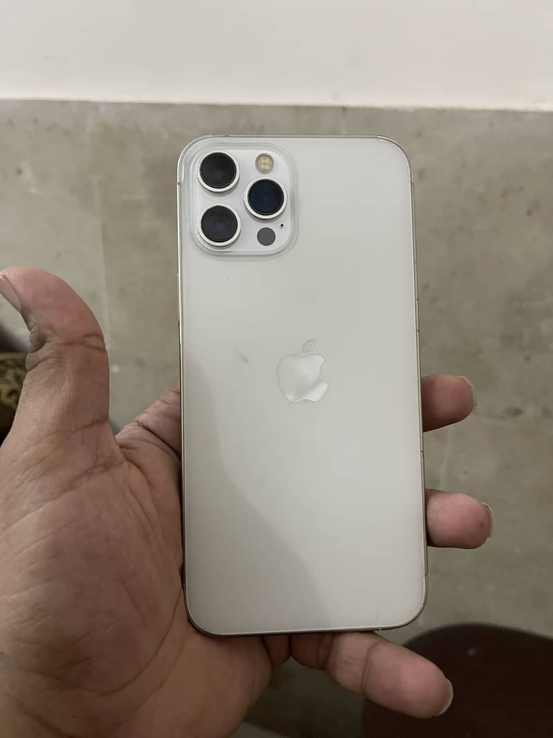 Iphone 12 pro max 4