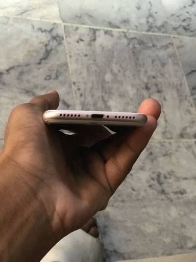 Apple iPhone 7