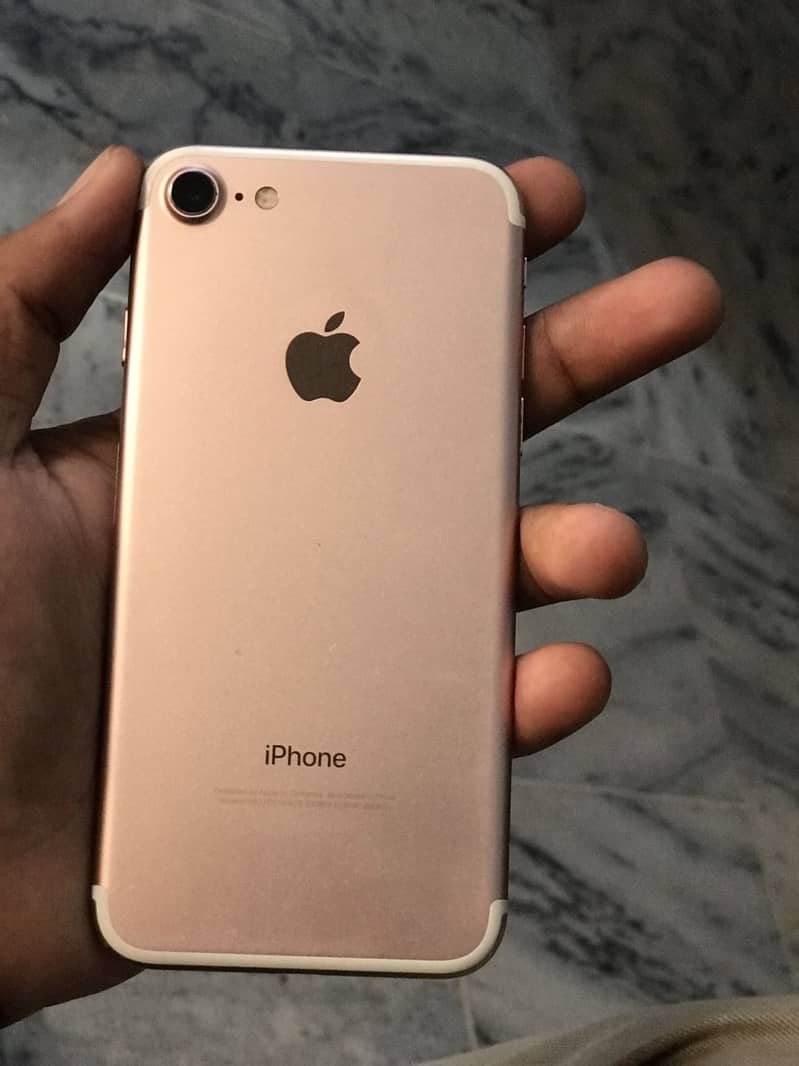 Apple iPhone 7 3