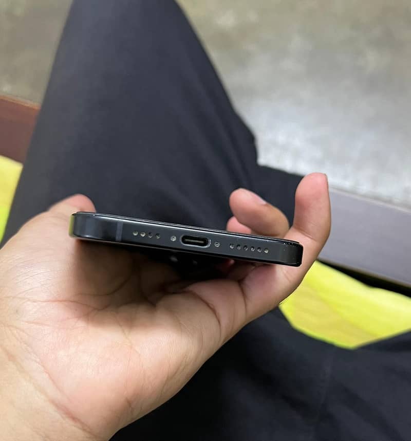 Apple iPhone 15 plus 3