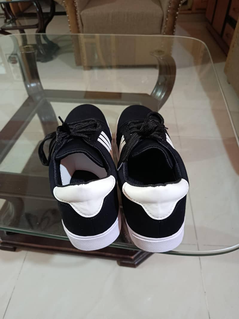sneakers 1