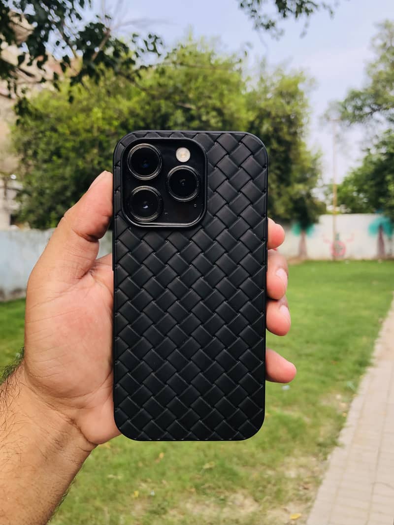Apple iPhone 14 Pro 0