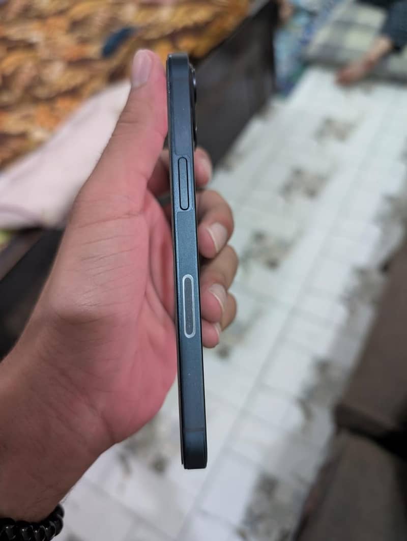 Apple iPhone 13 1
