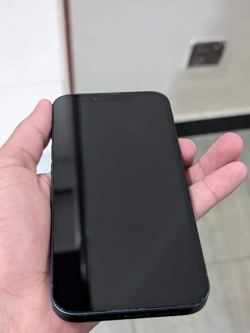 Apple iPhone 13 6