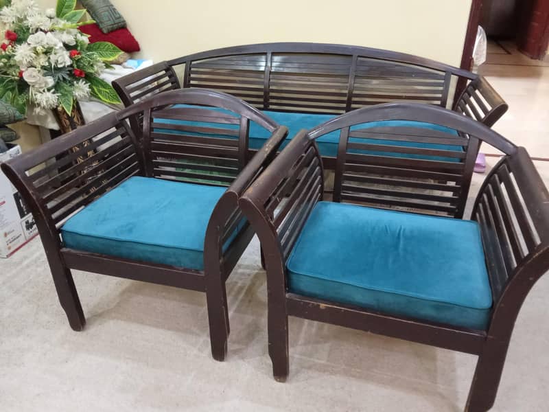 5seater sofa with table 0