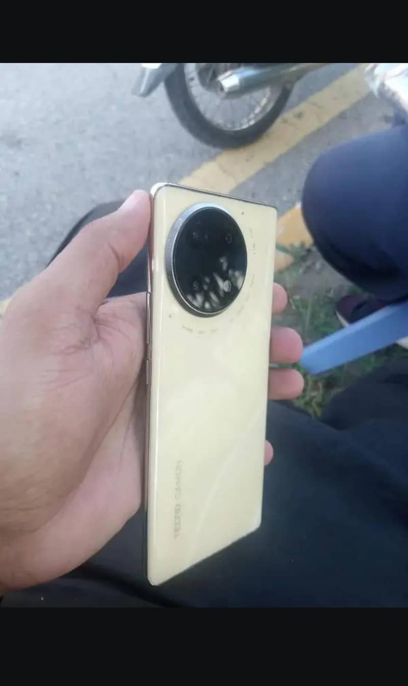Tecno CAMON 30S 6