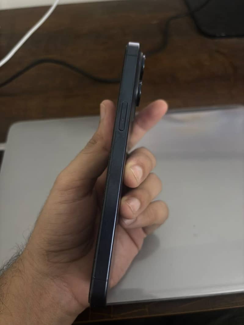 Apple iPhone 15 Pro Max 3