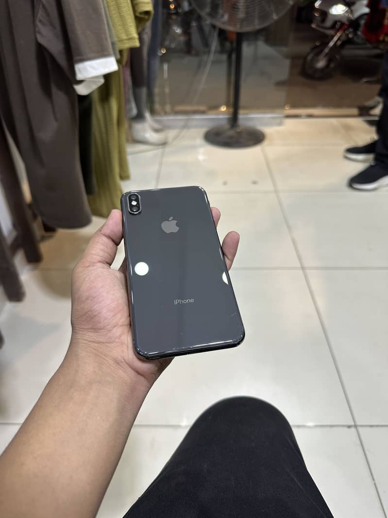 IPHONE XS MAX 1