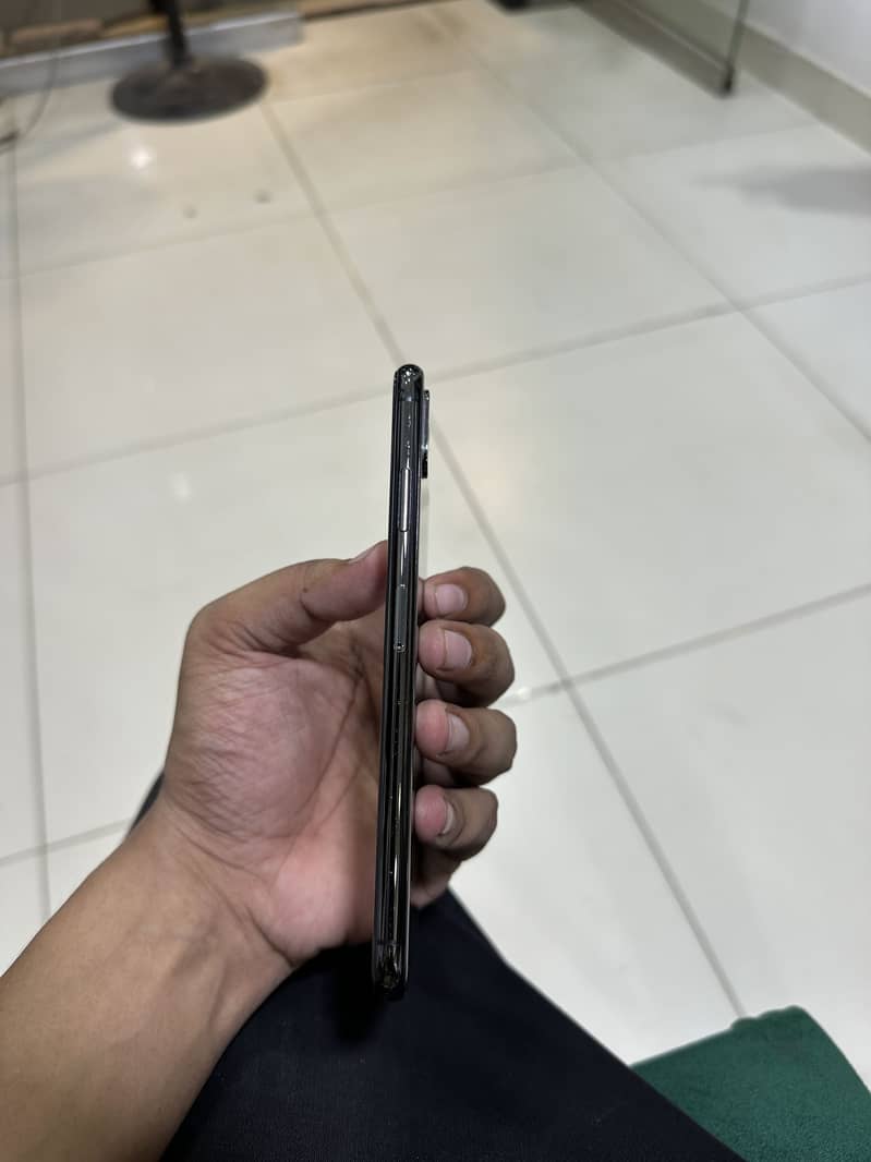 IPHONE XS MAX 4
