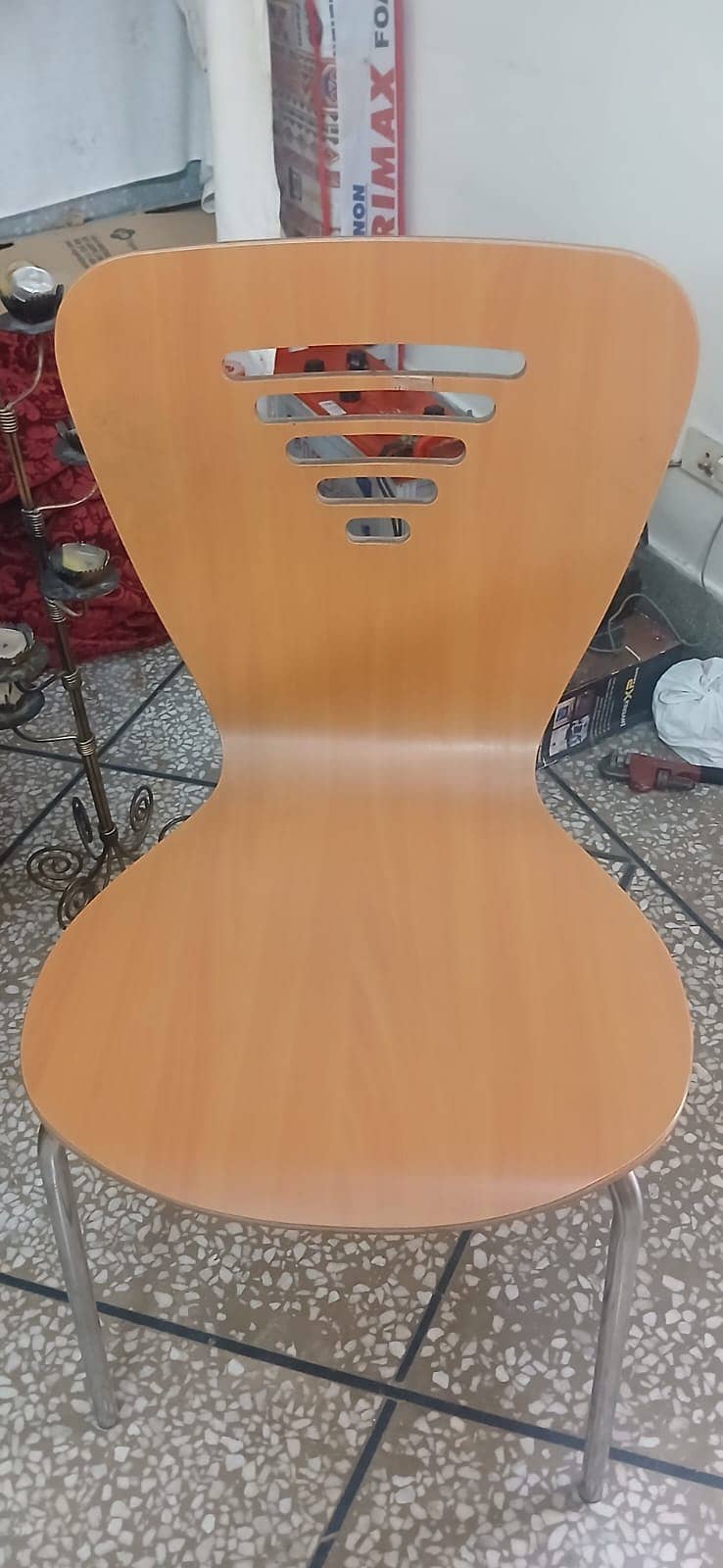 Dining Table & 6 Chairs 0