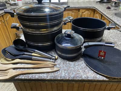 Non stick cookware set