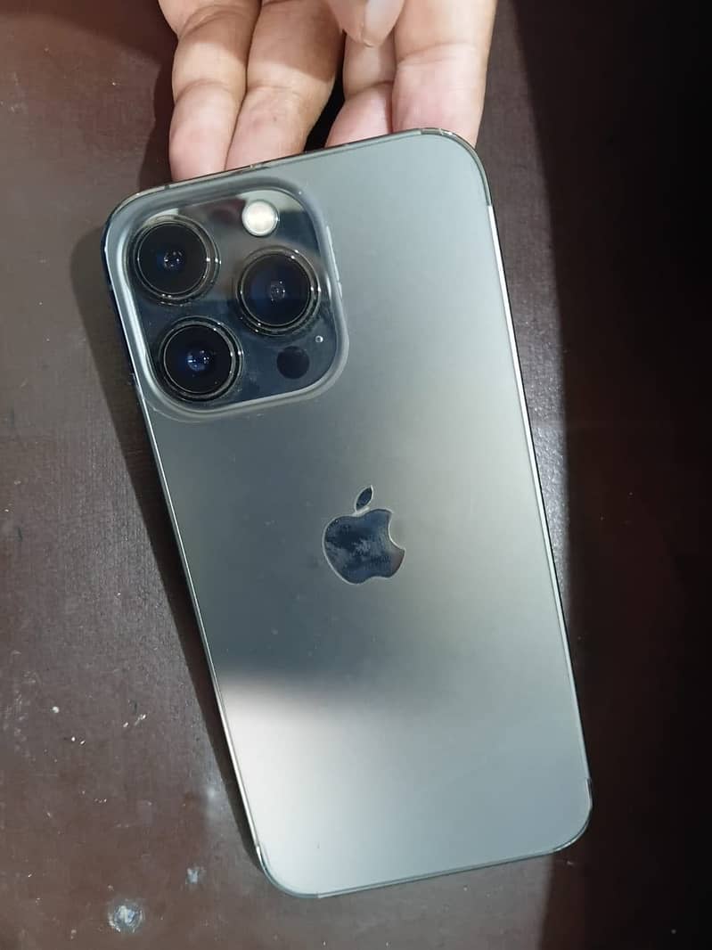 Apple iPhone 13 Pro 1