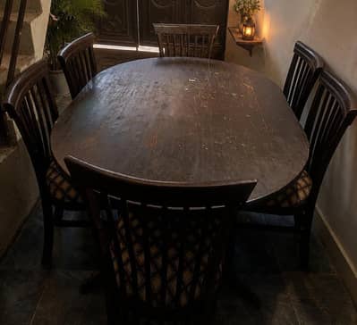 6 seater wooden Dining table with 6 chairs