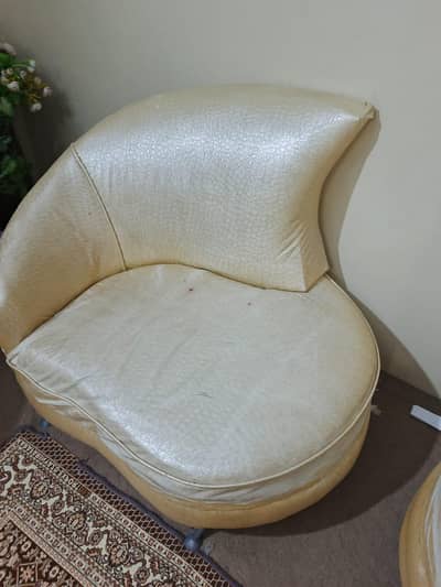 Sofa Set available for sale