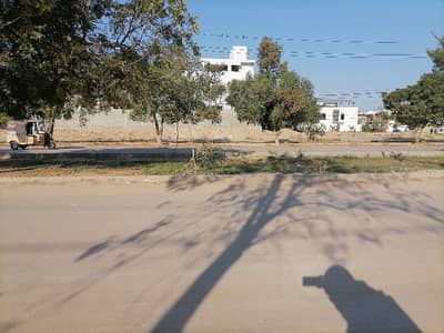 Stunning 400 Square Yards Residential Plot In Gulshan-e-Maymar - Sector X Available