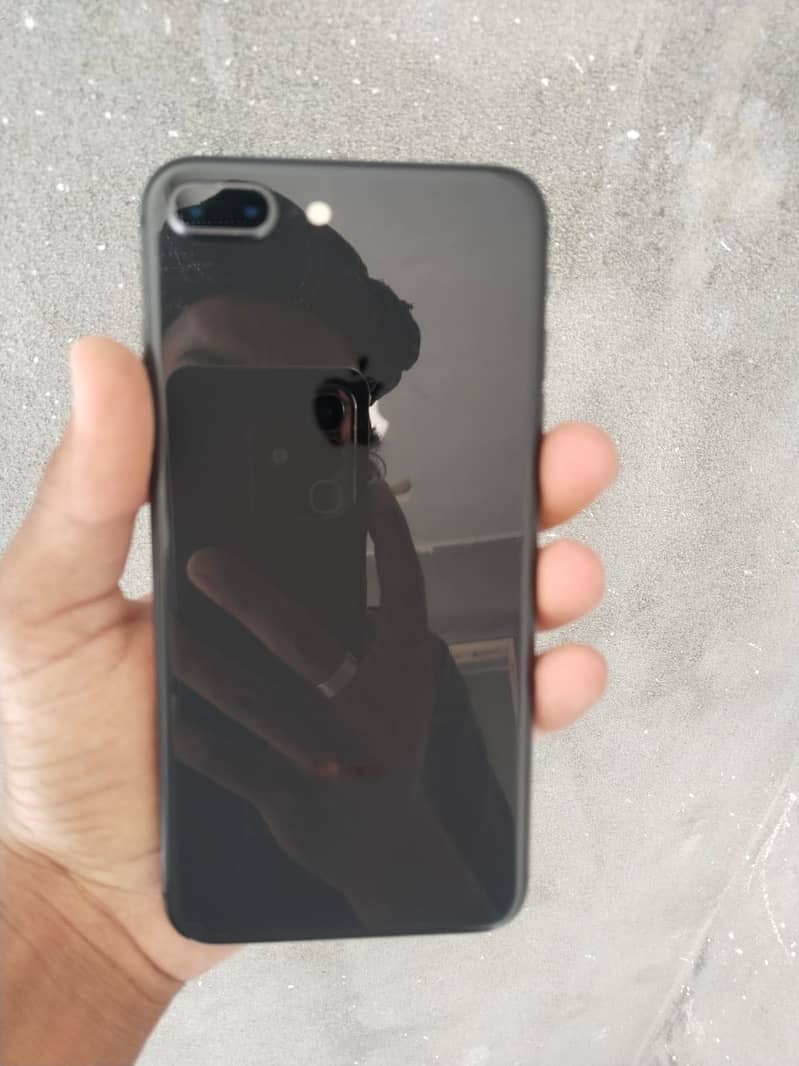 Apple iPhone 8 Plus 0