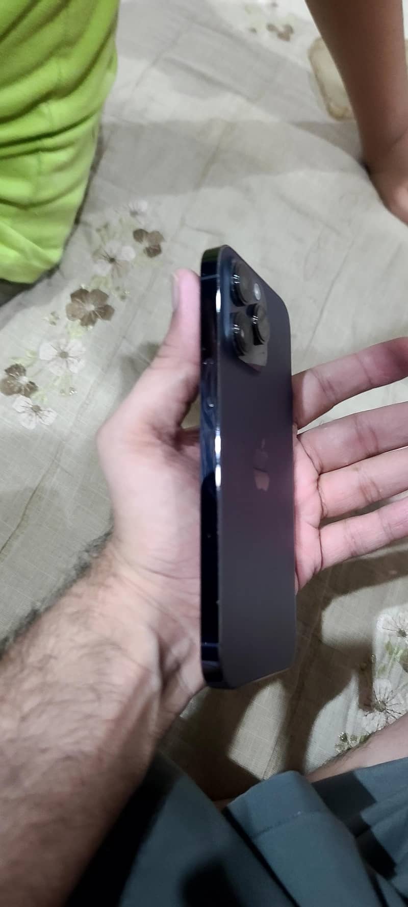 Apple iPhone 14 Pro Max 1