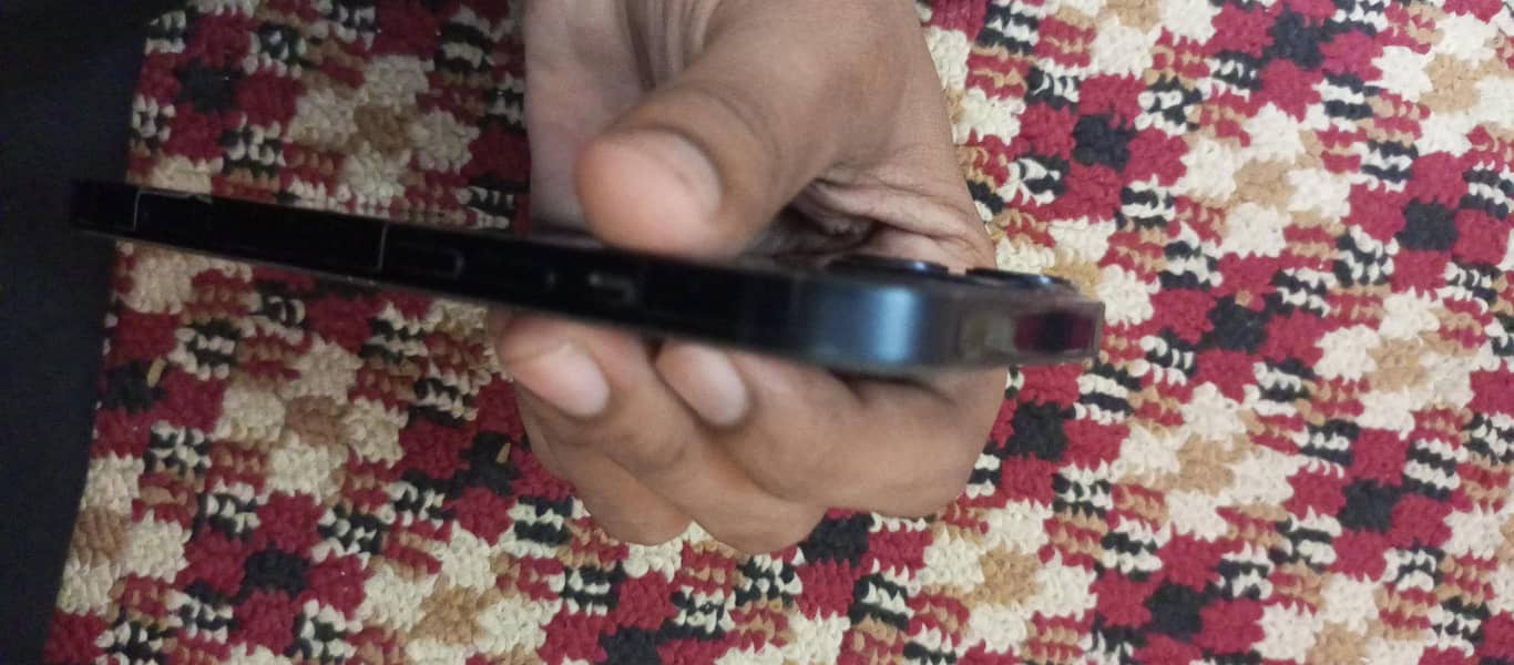 Apple iPhone 13 4