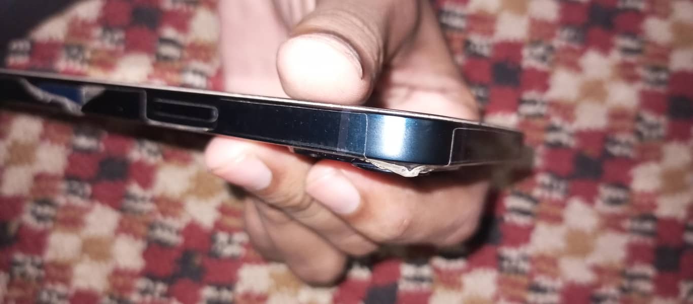 Apple iPhone 13 5