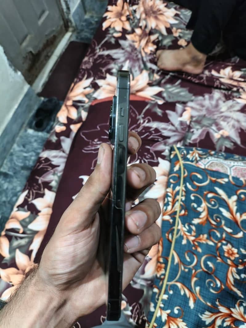 Apple iPhone 13 Pro Max 5