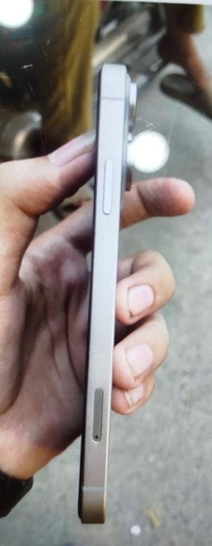 Apple iPhone XR 1