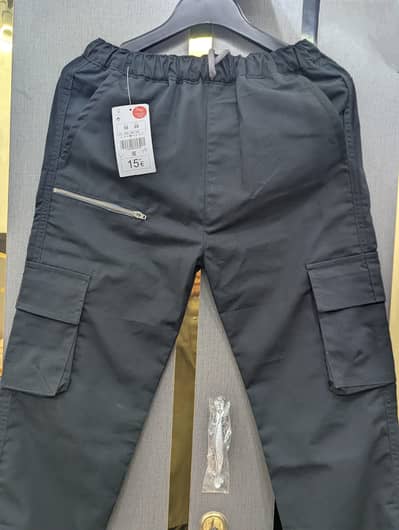 cargo 6 pocket Plus zip pocket