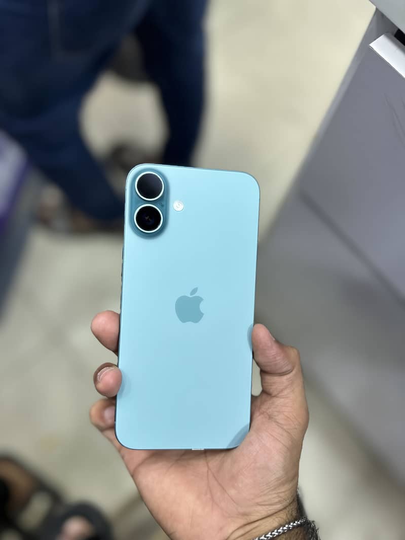 Apple iPhone 16 Plus 1