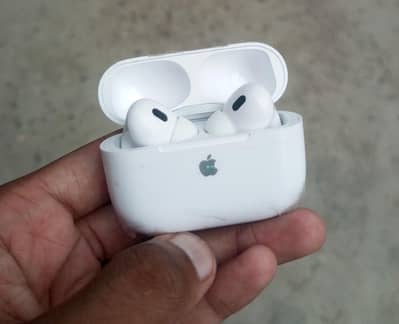 Tws Airpods for Sale 10/10 Condition (Full munasib passy rakhen hain)