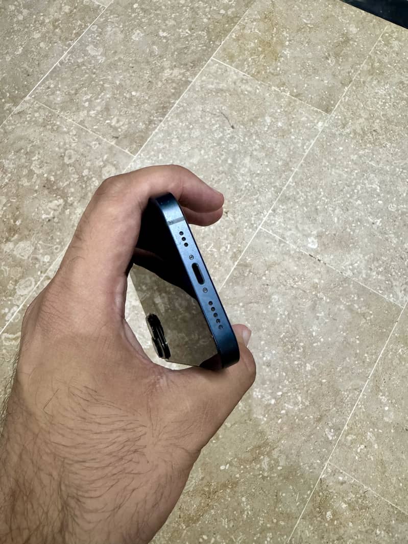 Apple iPhone 14 2