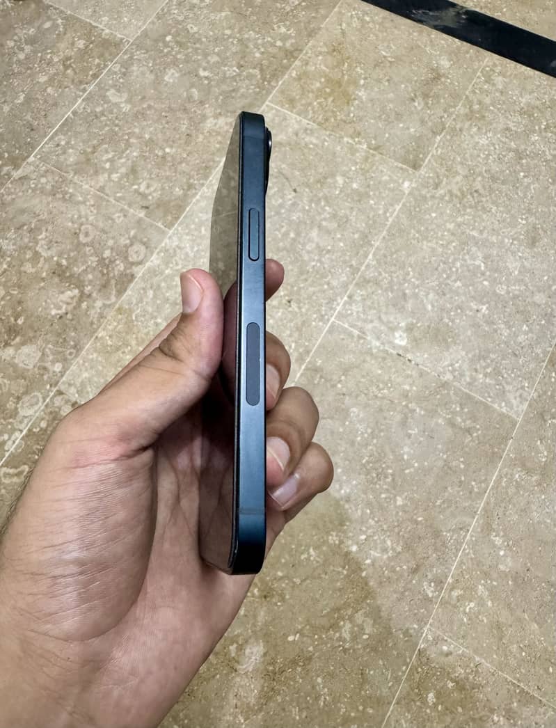 Apple iPhone 14 3