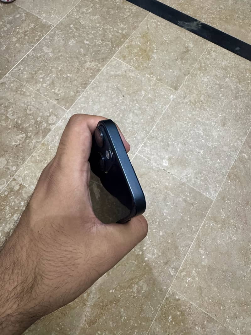 Apple iPhone 14 4