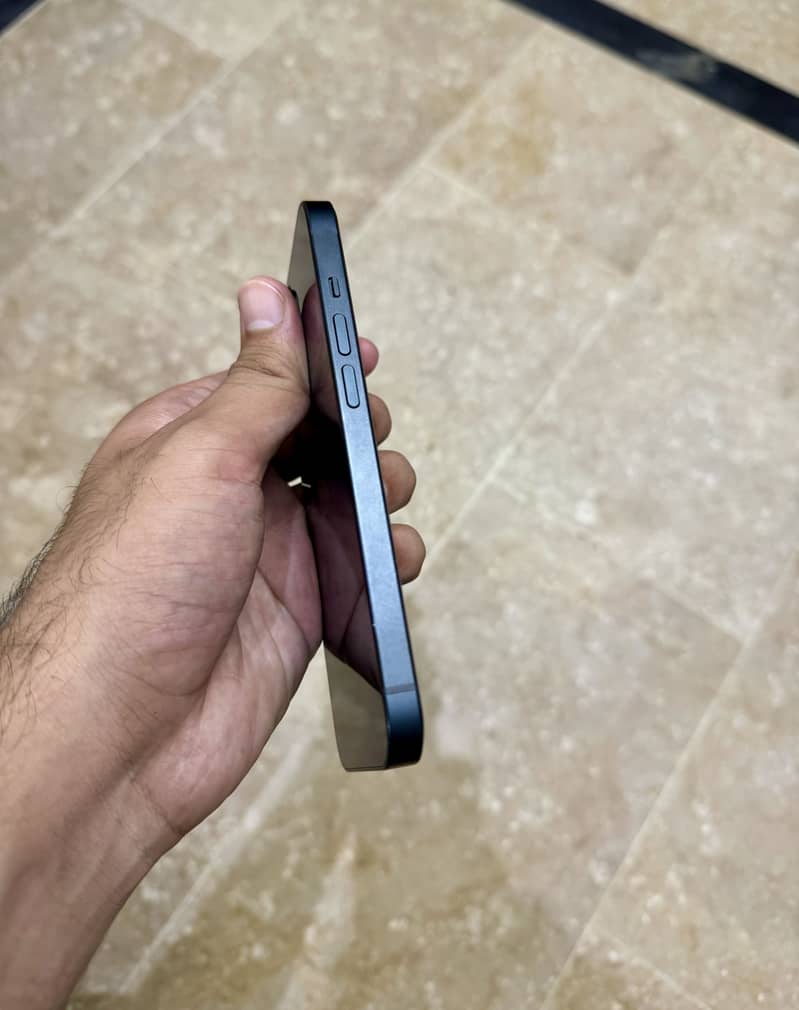 Apple iPhone 14 5