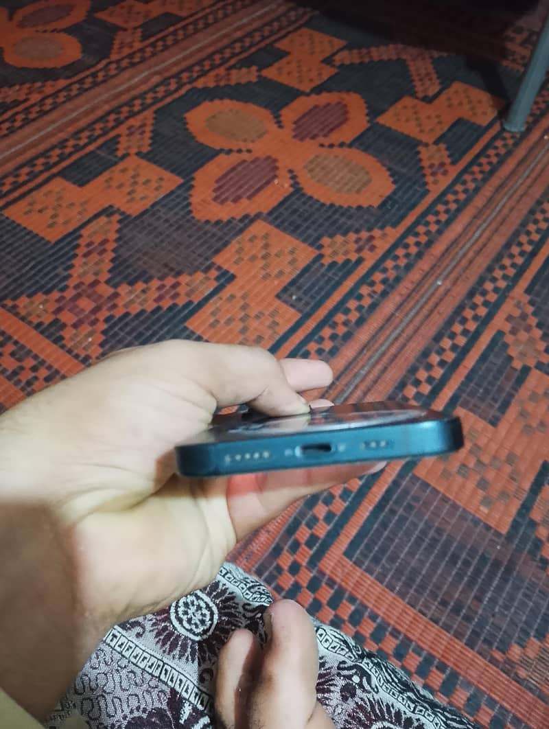 Apple iPhone 14 4