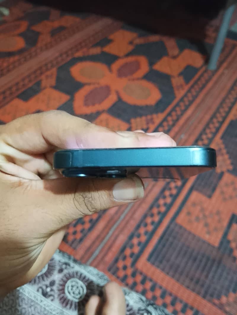 Apple iPhone 14 5