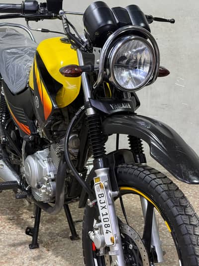 YAMAHA YBR G YELLOW BLACK
