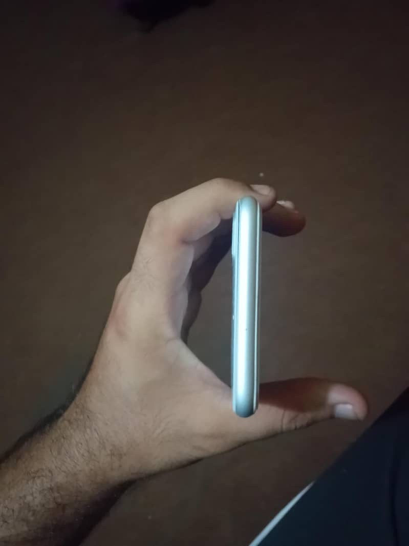 Apple iPhone 8 Plus 2