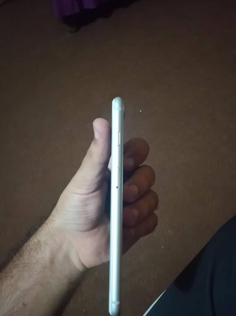 Apple iPhone 8 Plus 3