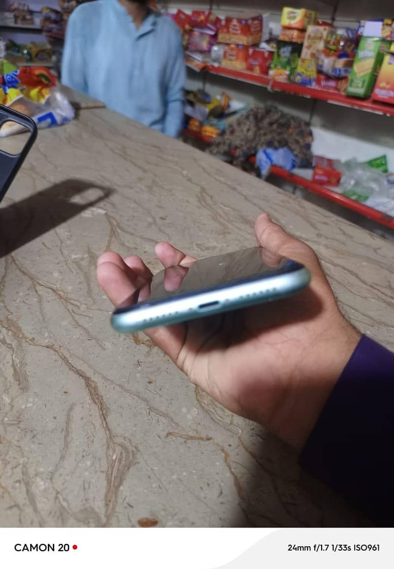 Apple iPhone 11 5