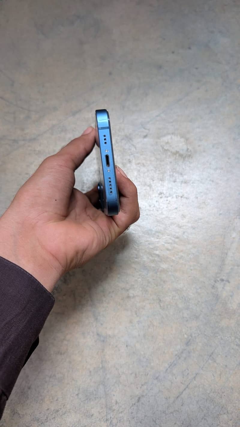 Apple iPhone 13 3