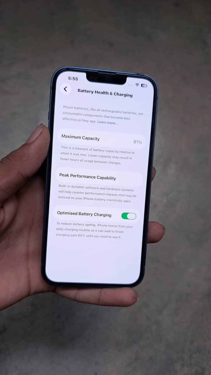 Apple iPhone 13 5