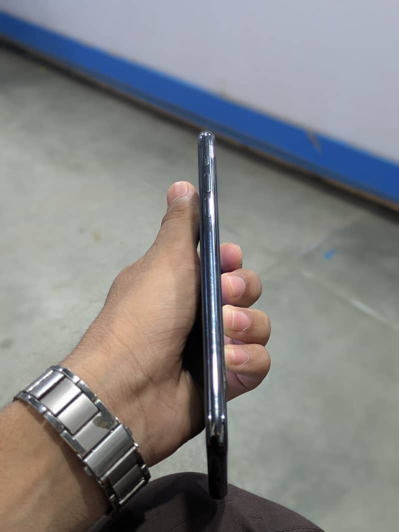 Apple iPhone 11 Pro Max 1