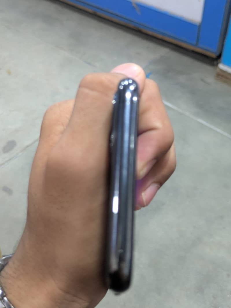 Apple iPhone 11 Pro Max 3