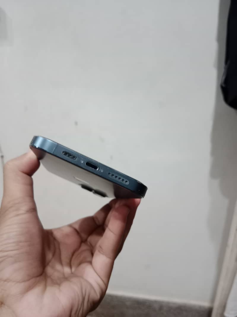 Apple iPhone 12 Pro Max 2