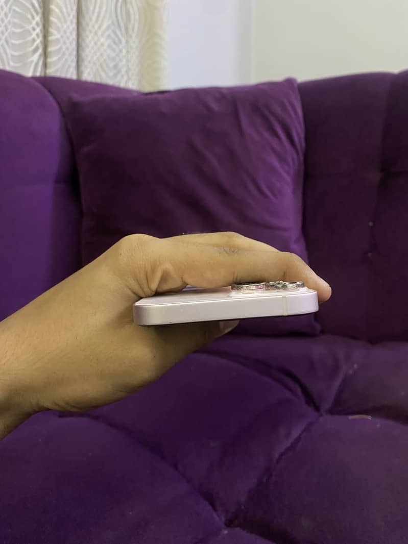 Apple iPhone 13 4