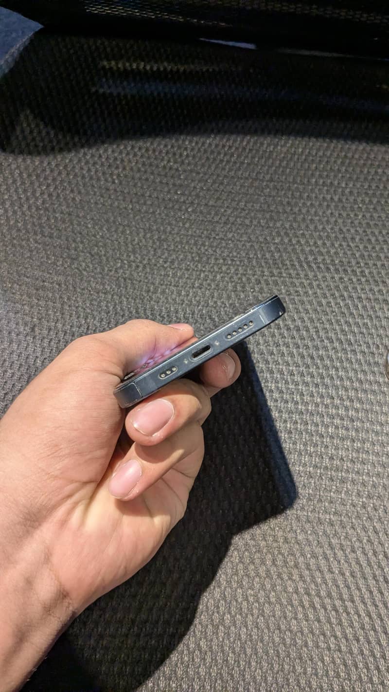 Apple iPhone 13 4